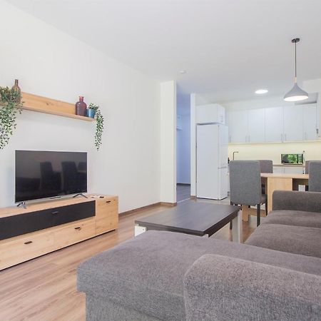 Corvin Modern Two Bedroom Apartment Free Parking Budapest Exterior photo