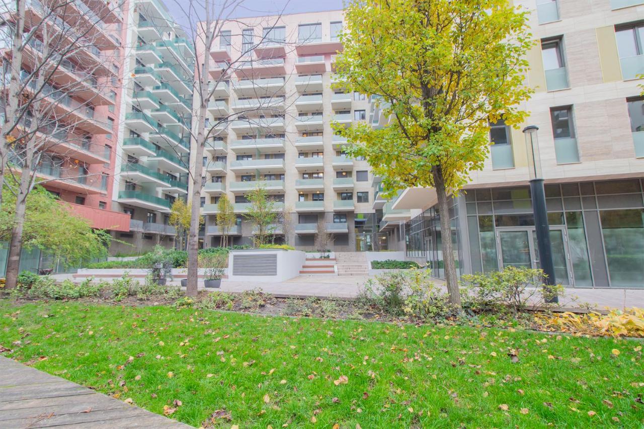 Corvin Modern Two Bedroom Apartment Free Parking Budapest Exterior photo