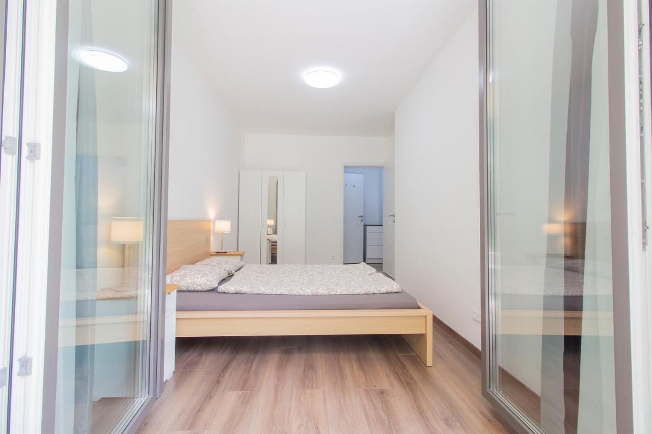 Corvin Modern Two Bedroom Apartment Free Parking Budapest Exterior photo